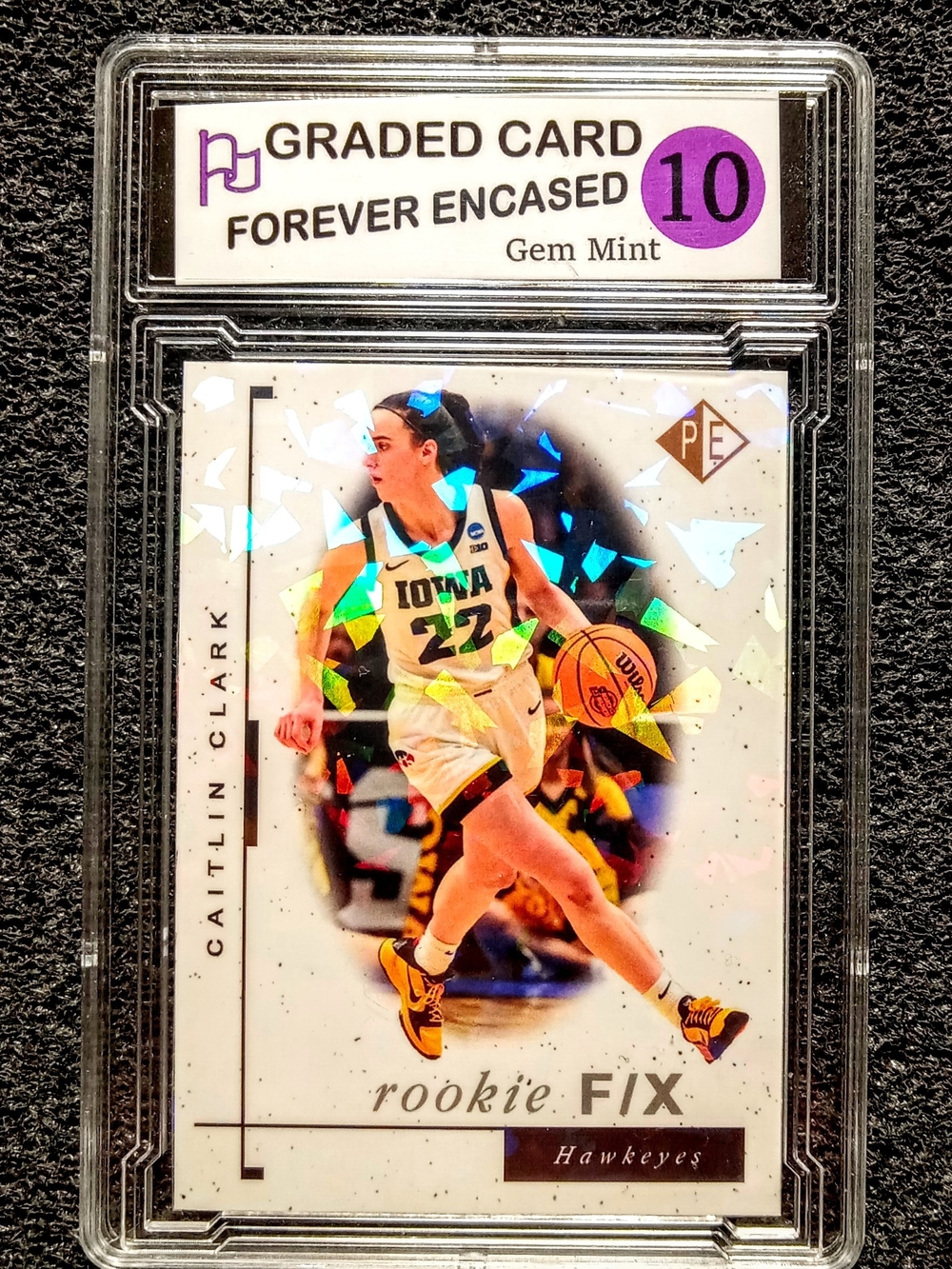 Caitlin Clark Iowa Haykeyes Cracked Ice Baseketball Rookie Card